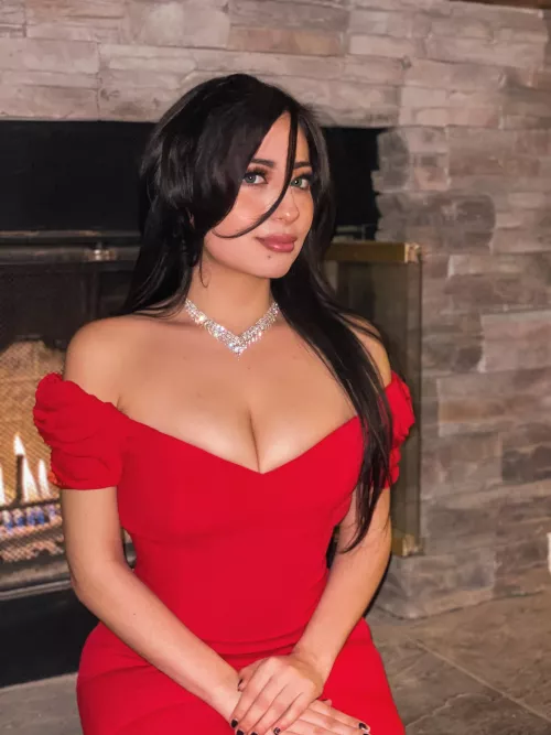 (F) I’m ready for our dinner date. 