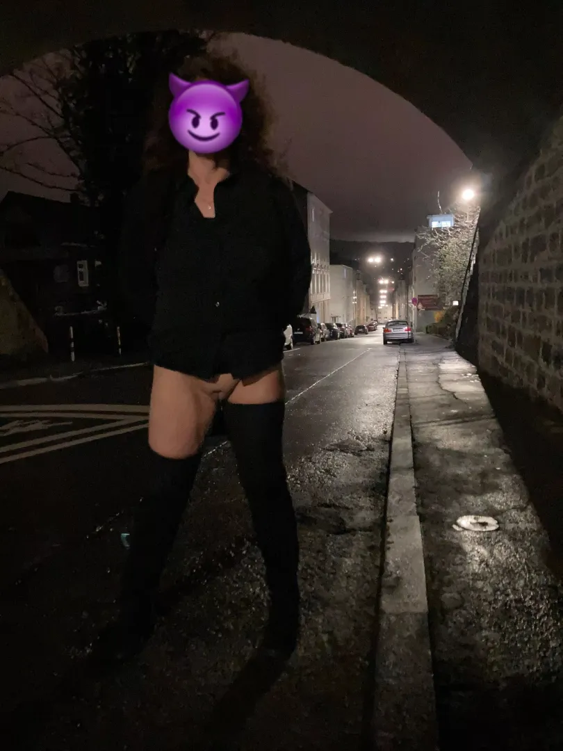 (f) in the heat on the Night. Streetflash