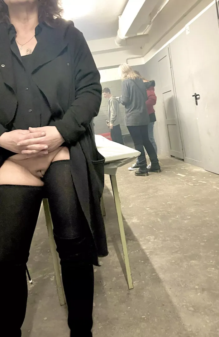 (F) in the smoking room of the discotheque. whether someone has seen my wet cunt?