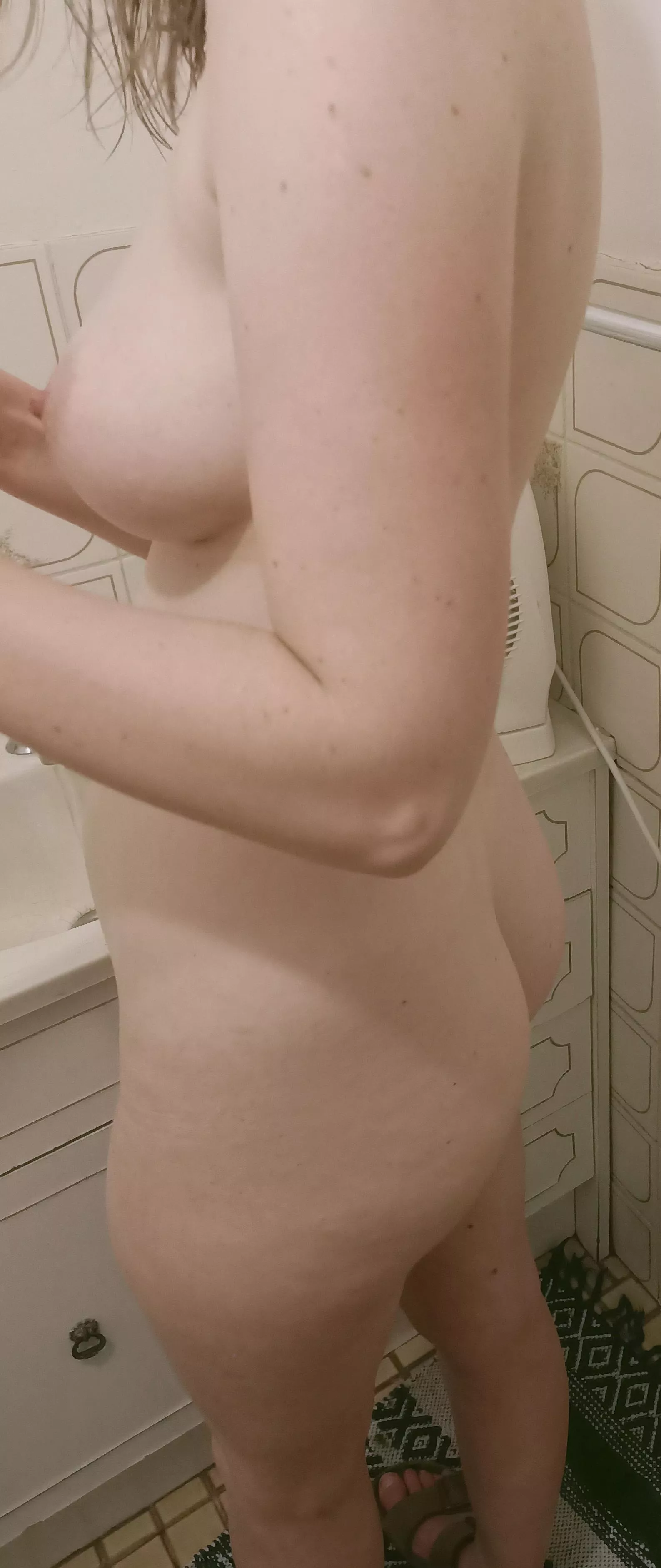 (f) Mid 30's, my soft body 🙃