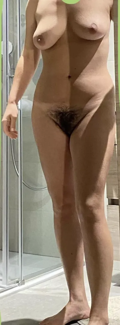 (F) nude 2nd photo