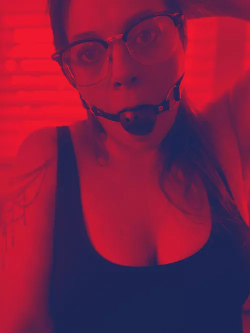 [f] Red lights and gags