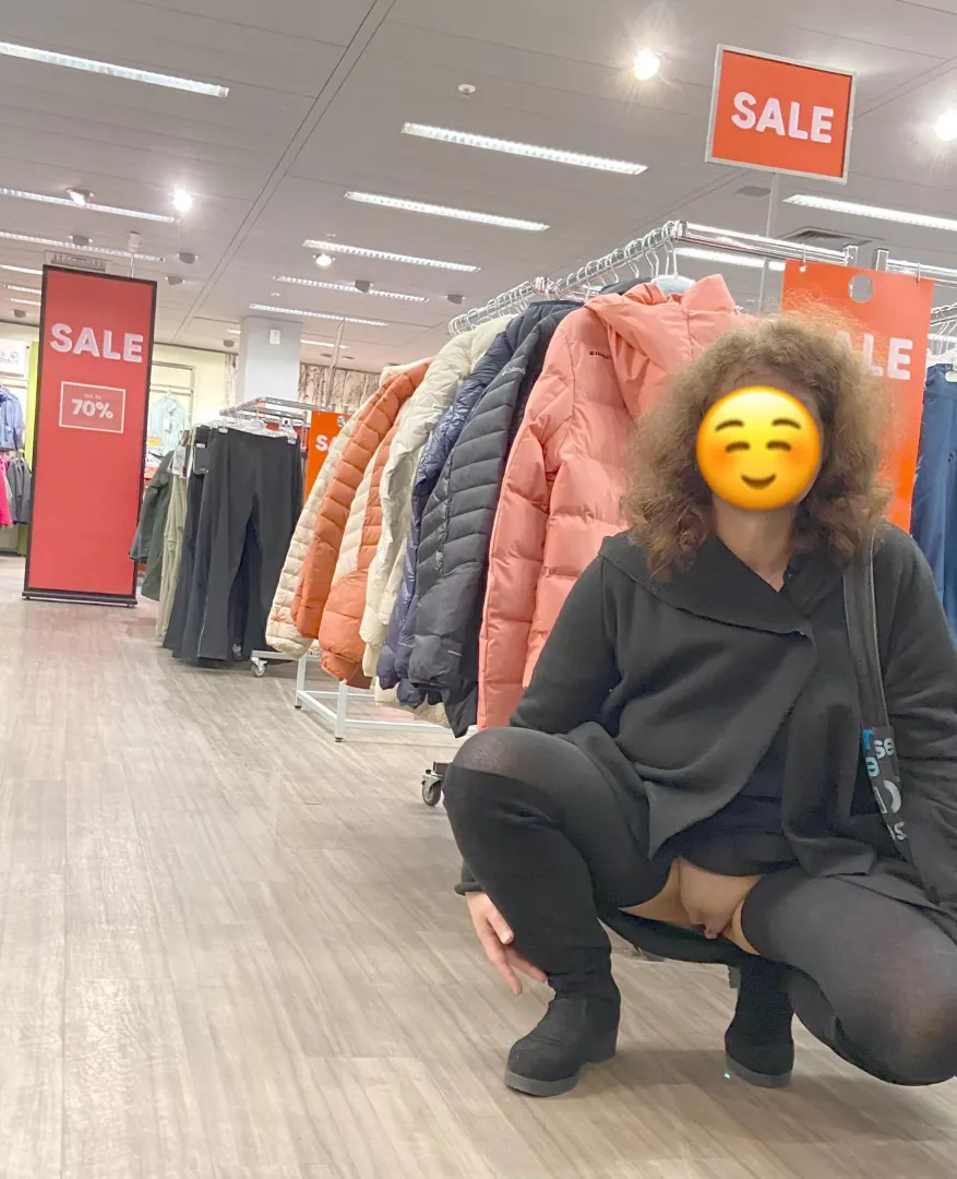 (f) Shopping without Panties