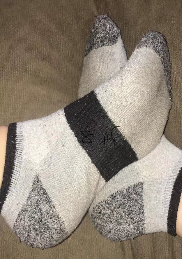[F] Smelly gym socks