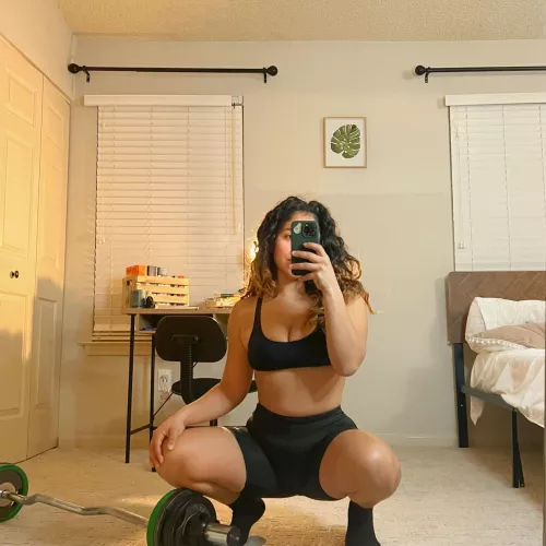 [F] Squat Challenge started today!🍑