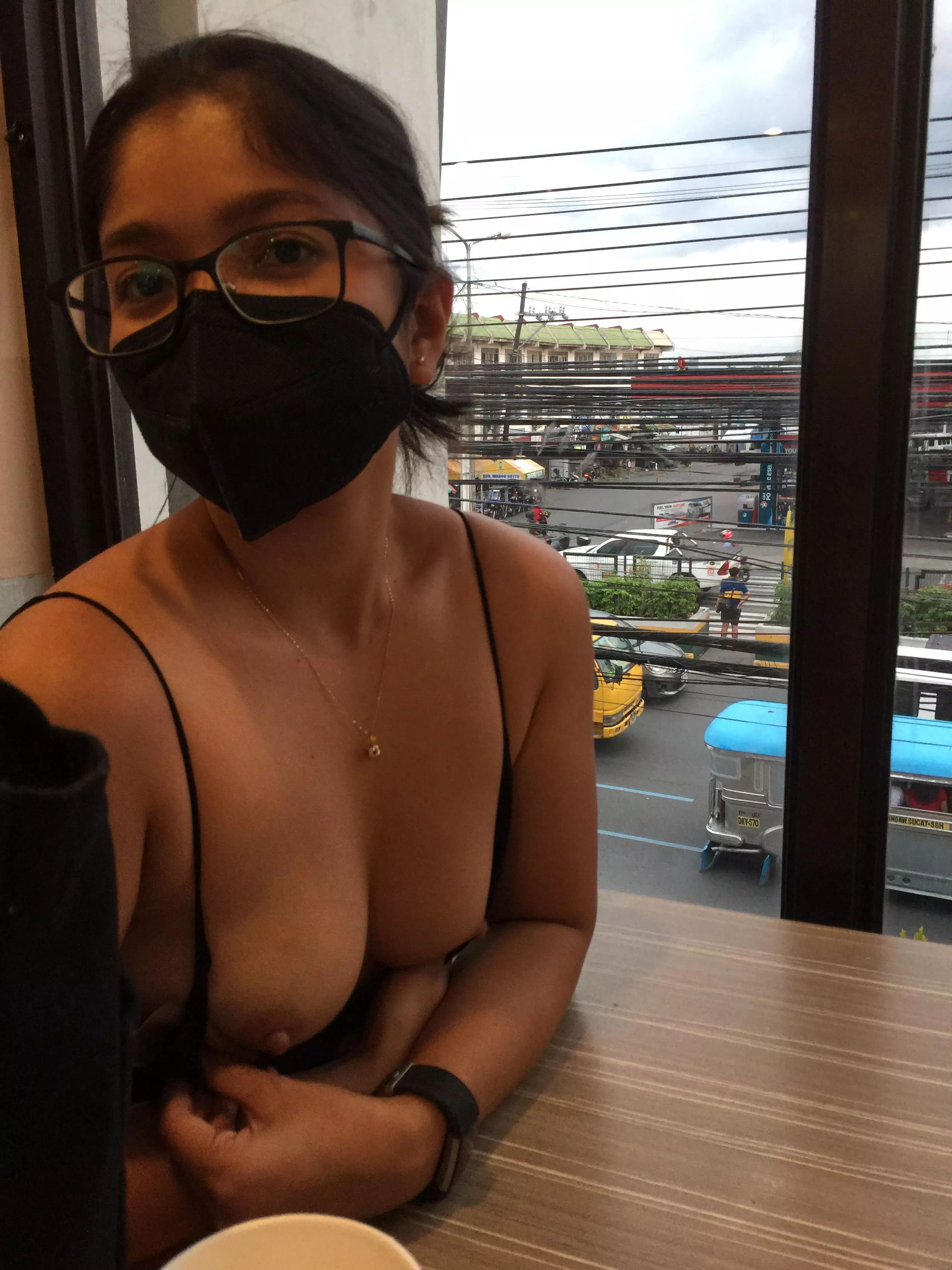 [F] Tables by the window always provide the best view…do YOU agree?