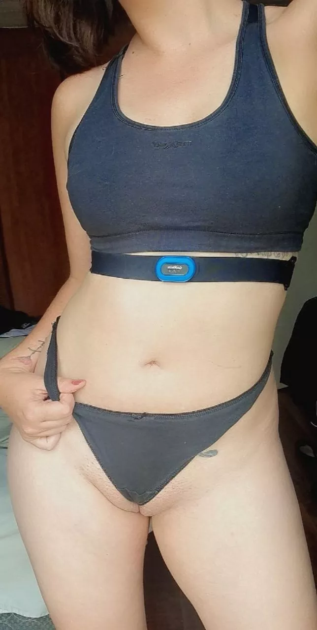 [f] Yoga in a thong = Pussy Wedgie