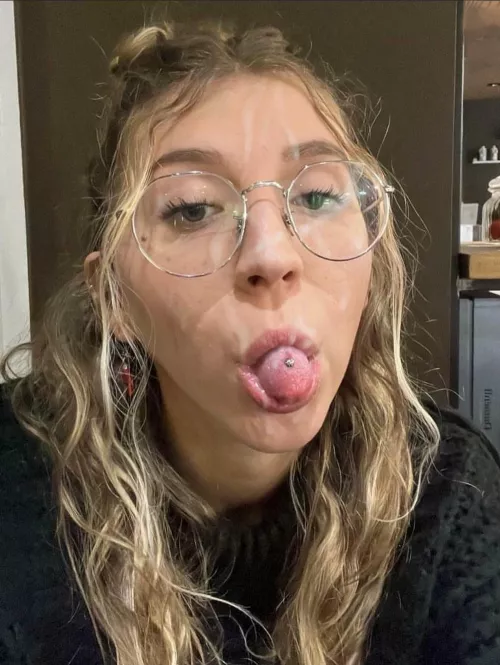 f19 Can someone teach my friends how to aim at my mouth please?