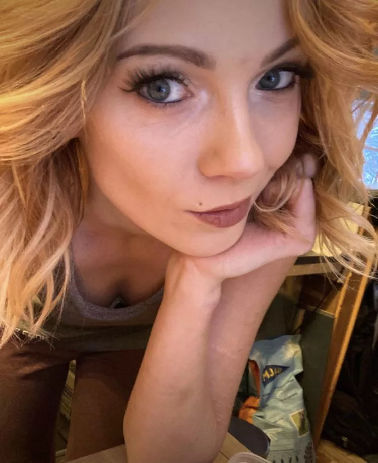 F21 horny swedish hottie