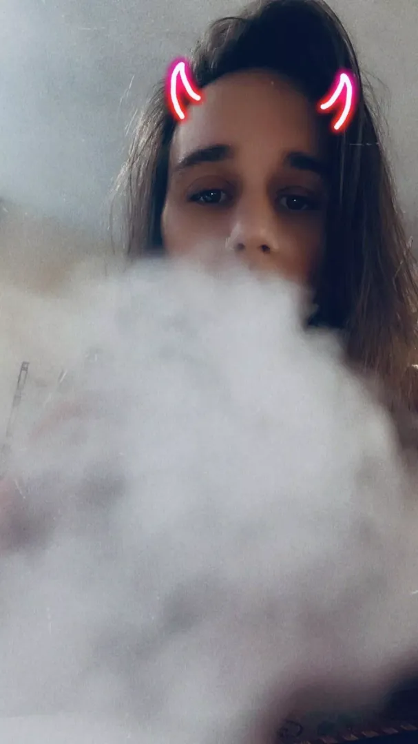 F23 bored n horny