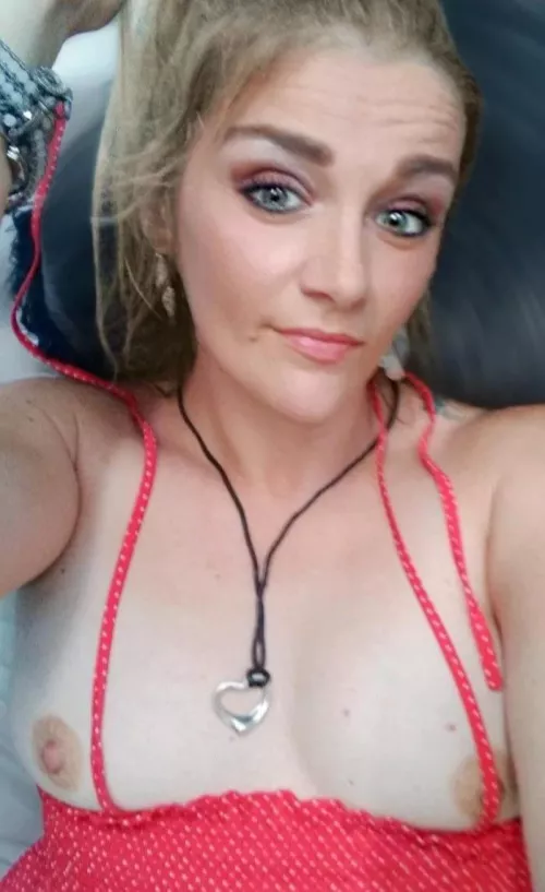 F41 red straps