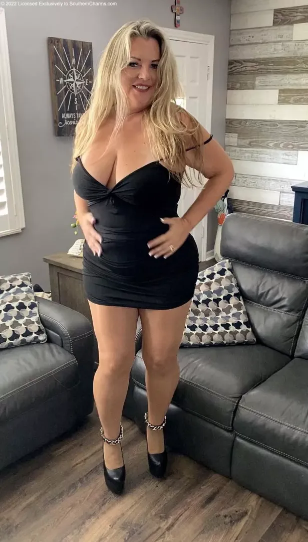 (F)50 hot GILF looking for some yummy fun