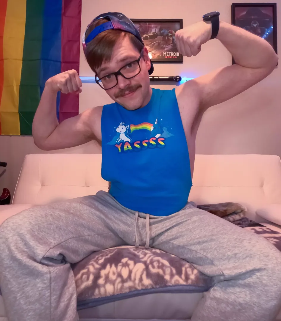 Fabulously flexing 💪🌈