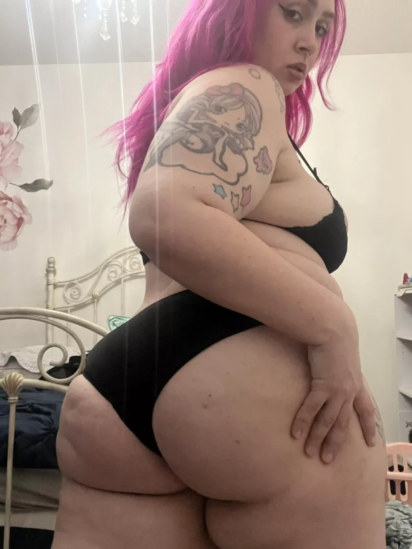 fat cheeks