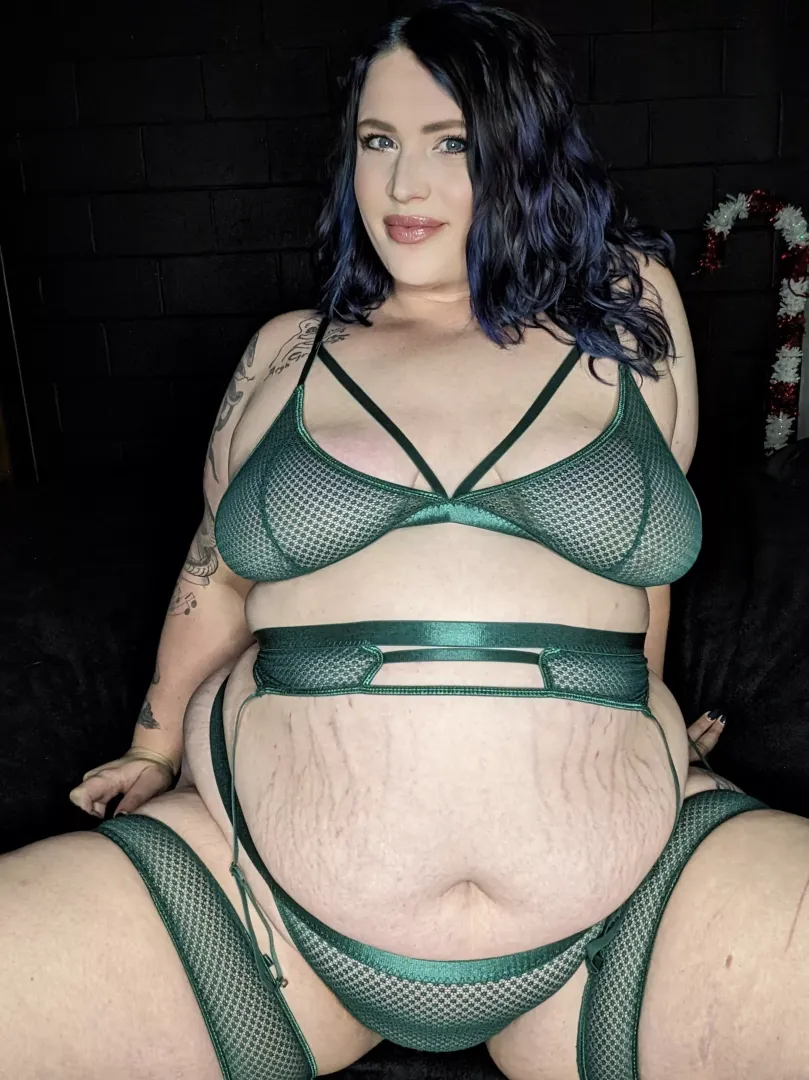 Feed me cookie and I'll suck your dick