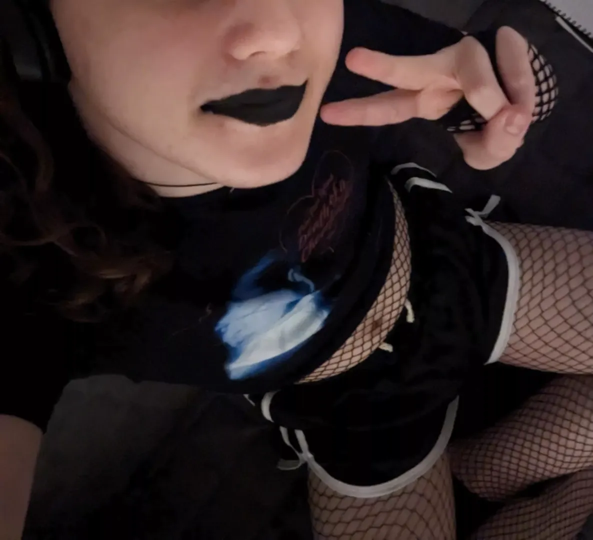 Feel really freaking cute (ik the lipstick is smudged :(