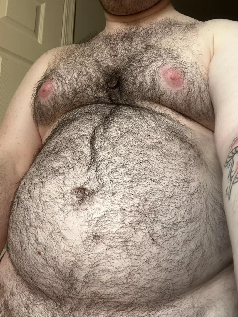 Feeling big, squishy and horny today. Help distract me from working from home and send me some dm’s (: