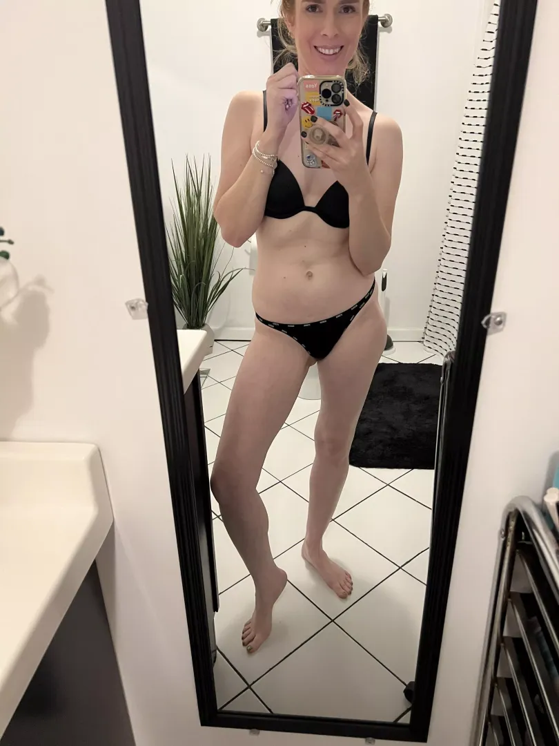 Feeling cute in black. What do you think?