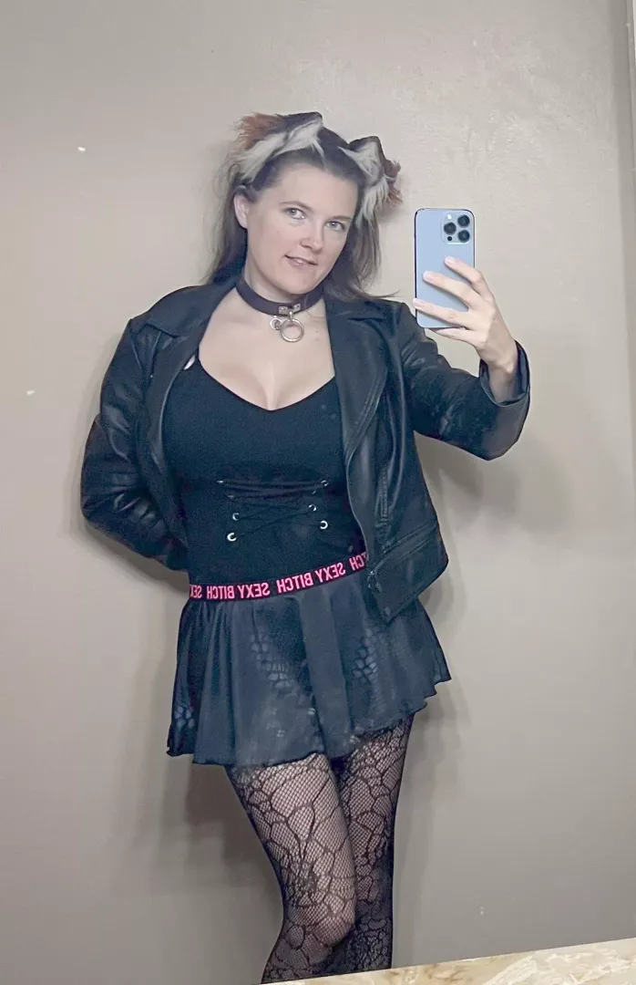 Feeling dommy today