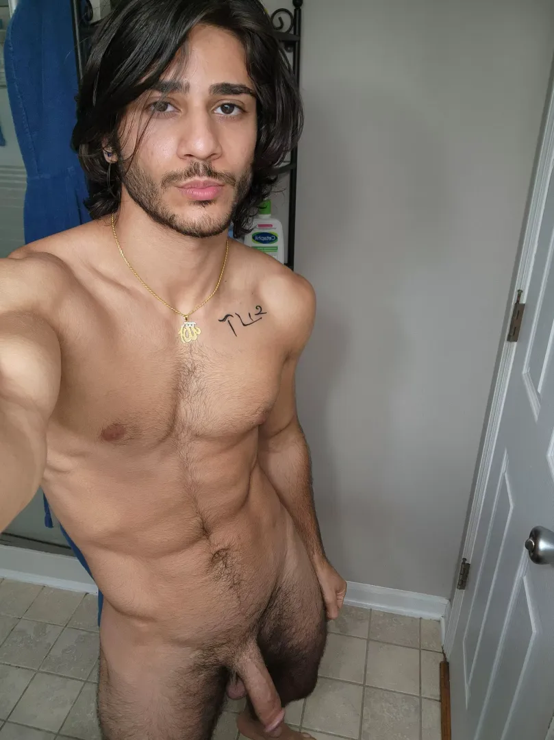 feeling kinda cold any ladies wanna warm me up?