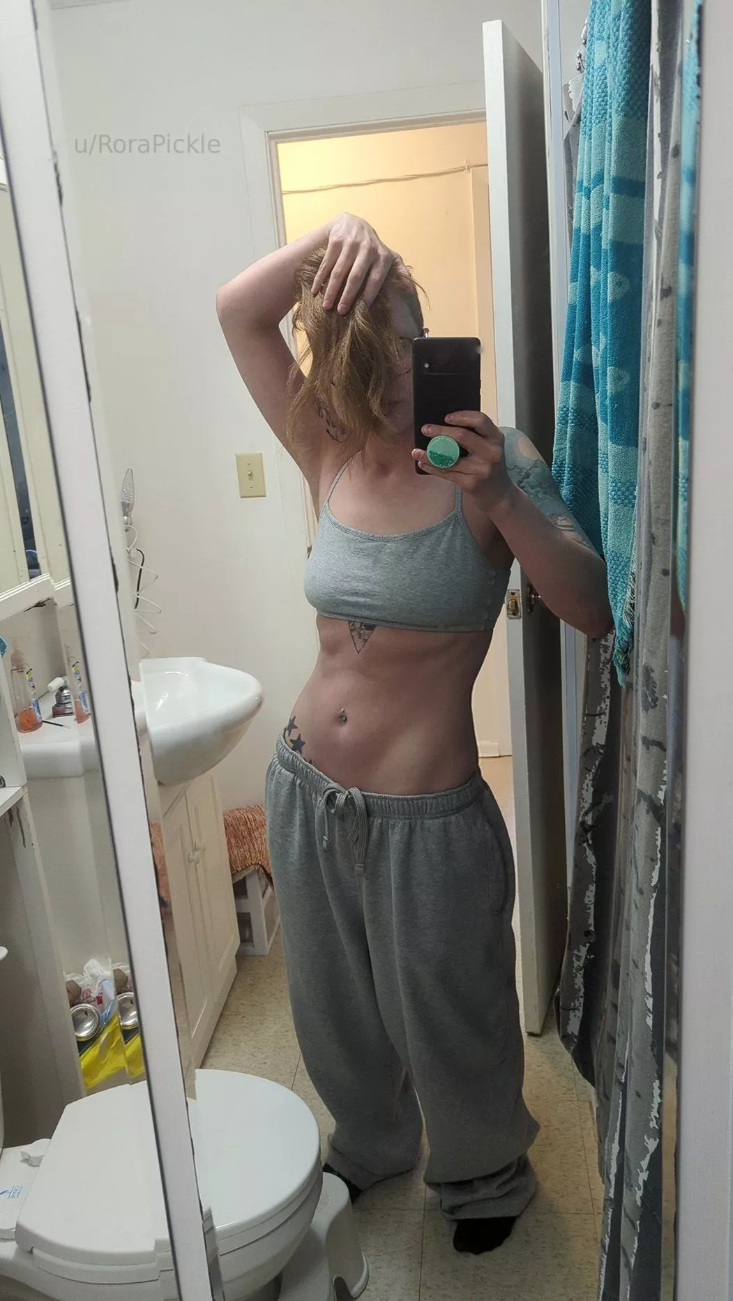 Feeling like a washboard in this bathroom, ignore the mess!