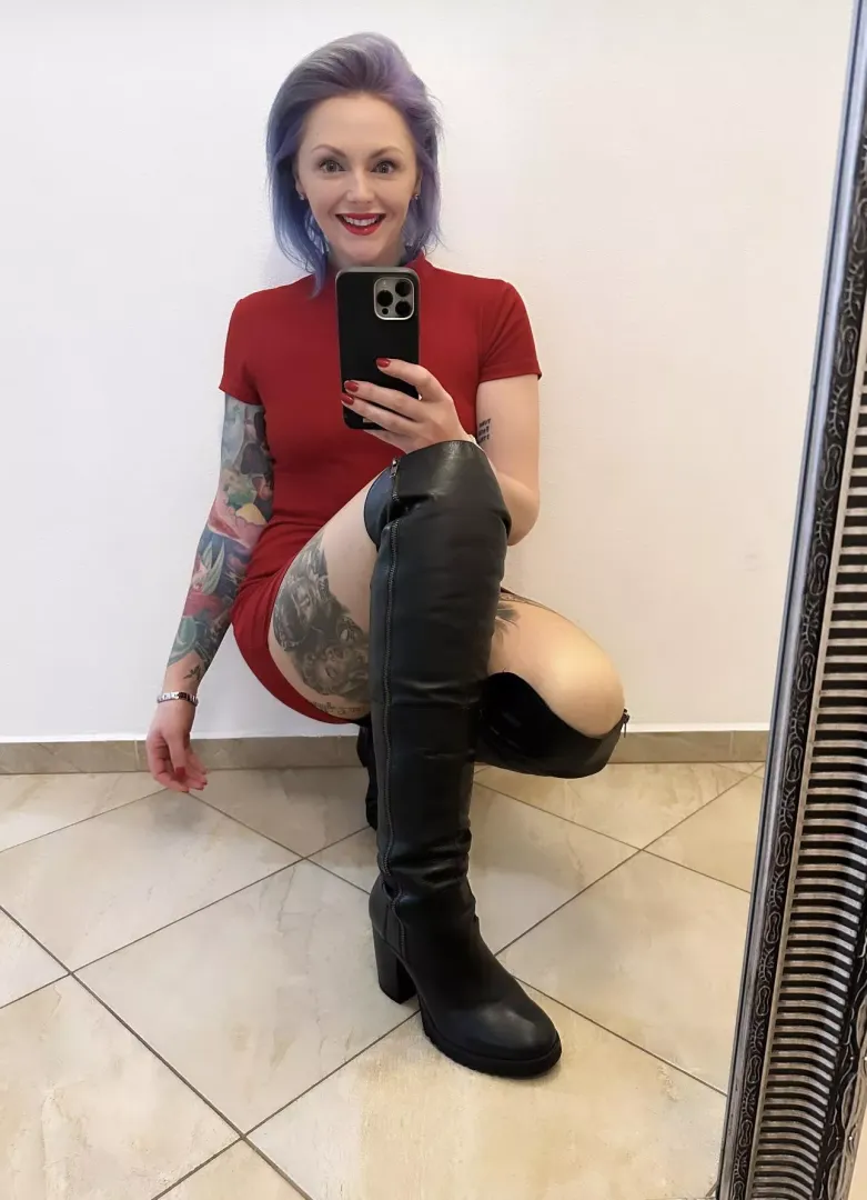 Feeling myself in my thigh highs