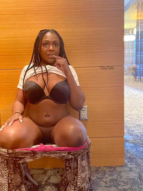 Feeling pretty naughty in the lobby