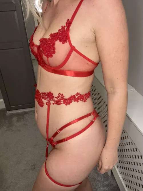 Feeling sexy in my early stages