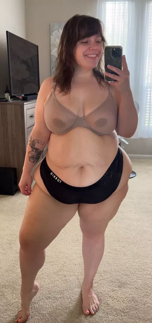 Feeling sexy today 😈 How do I look?