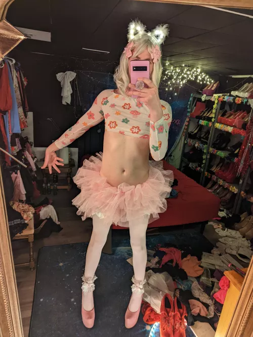 Feeling very inspired in this sissy outfit.