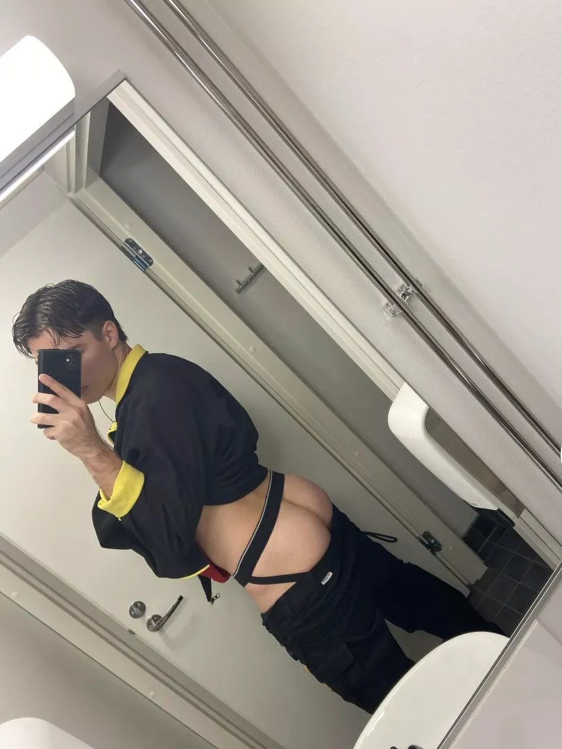 Feels good to work with jockstrap ;)