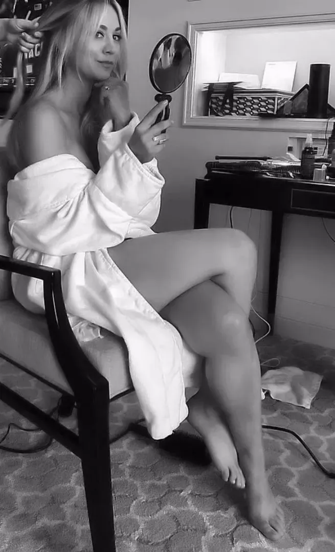 Feels so good stroking to Kaley Cuoco.