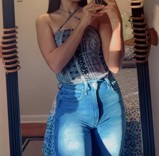 Feels soo horny.........