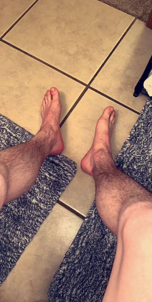 Feets.???