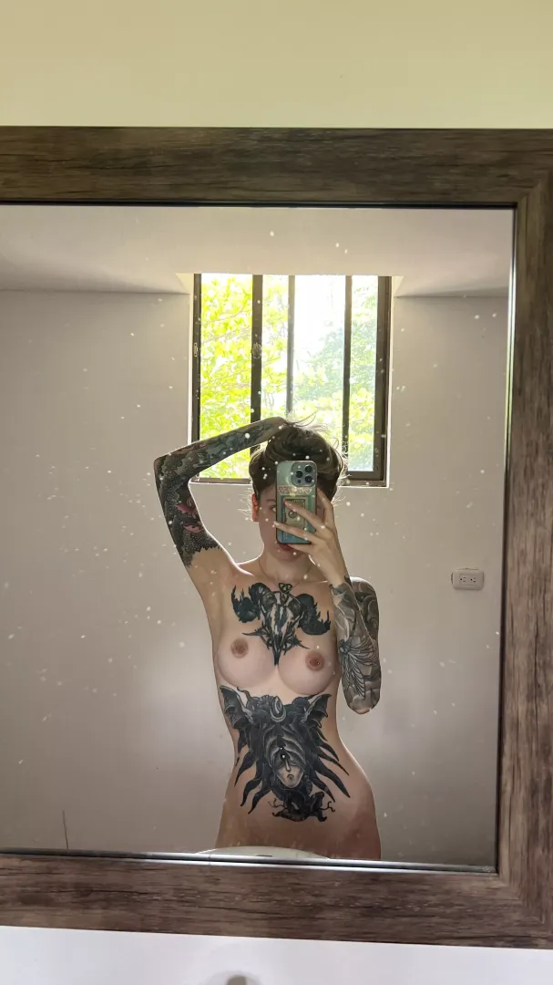 Felt like taking a sexy selfie