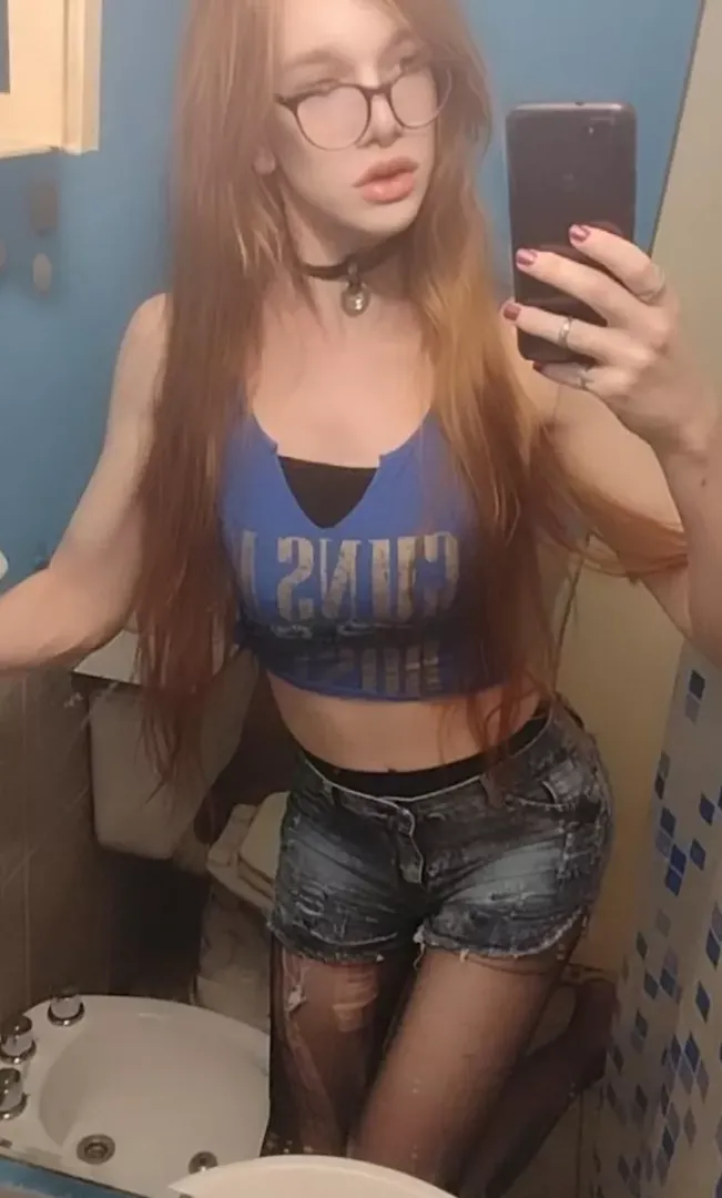 Femboy Friday 🖤