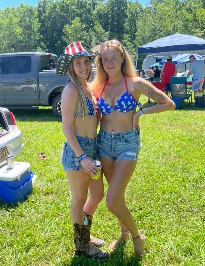 Festival girls