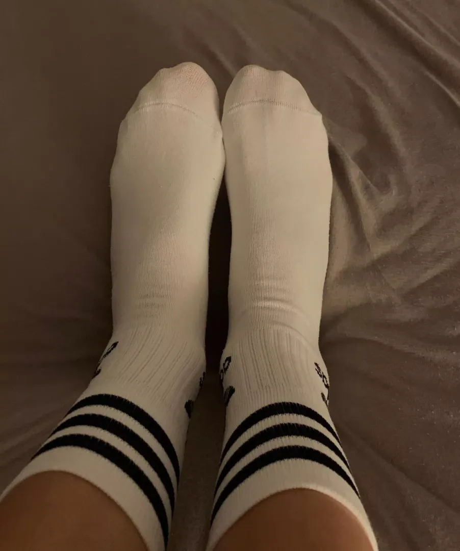 [F]How bad would you like to be my sock slut?💋