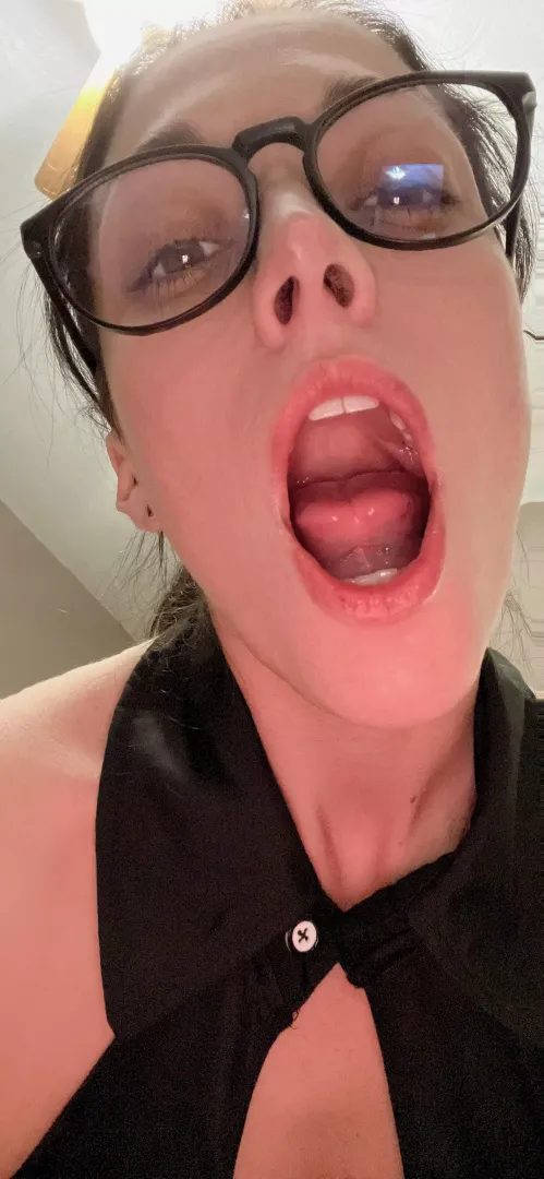 Fill my mouth😈