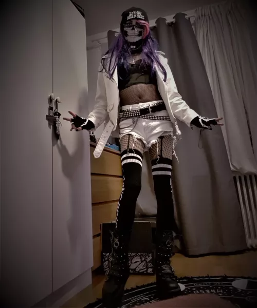 Finally a chance to use this oversized white jacket 🤍