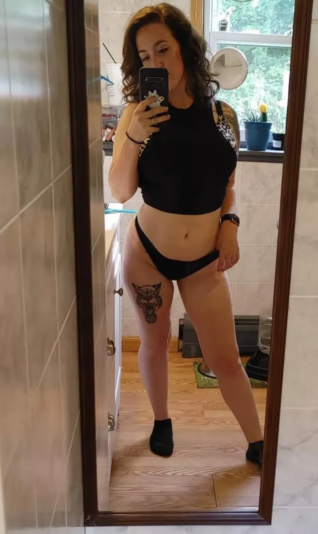 finally Friday, come see me, I'm lonely