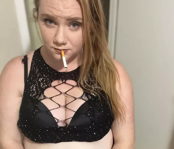 Finish undressing me, as I finish my smoke 👅