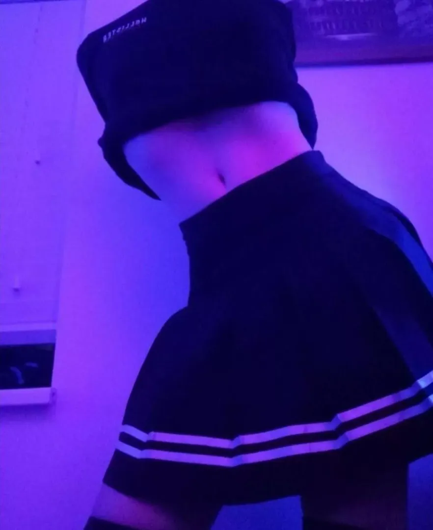 First Post 💞 Do I look cute in a skirt? 🥺
