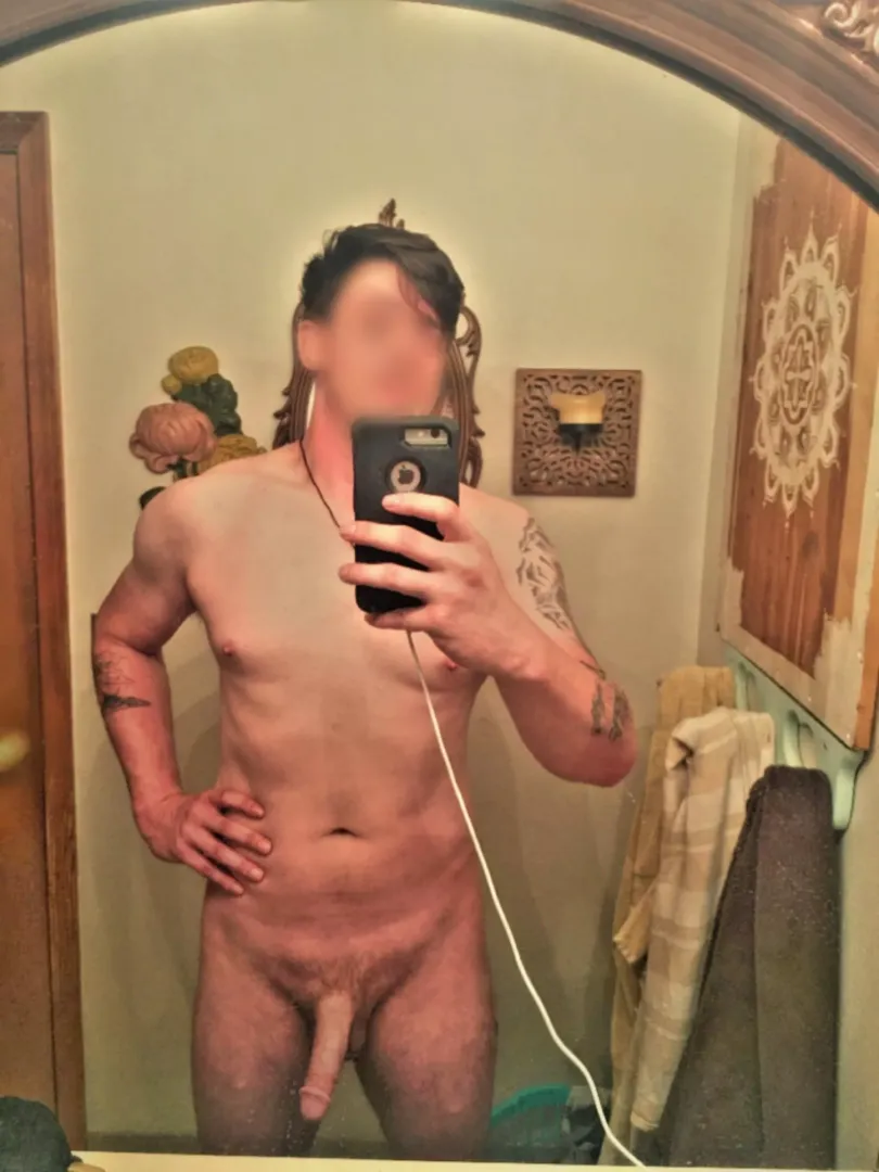 First post of my sexy boi feelin himself after losing some weight. So proud of him 😍🥵