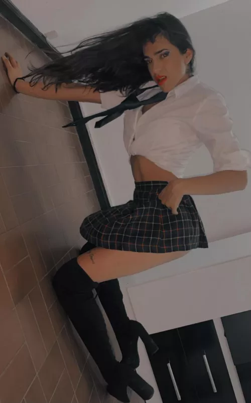 First time here, I am Candela, latina slut