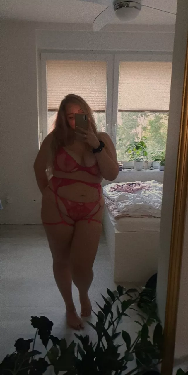 First time posting a full body pic! What do you think? ☺️💕