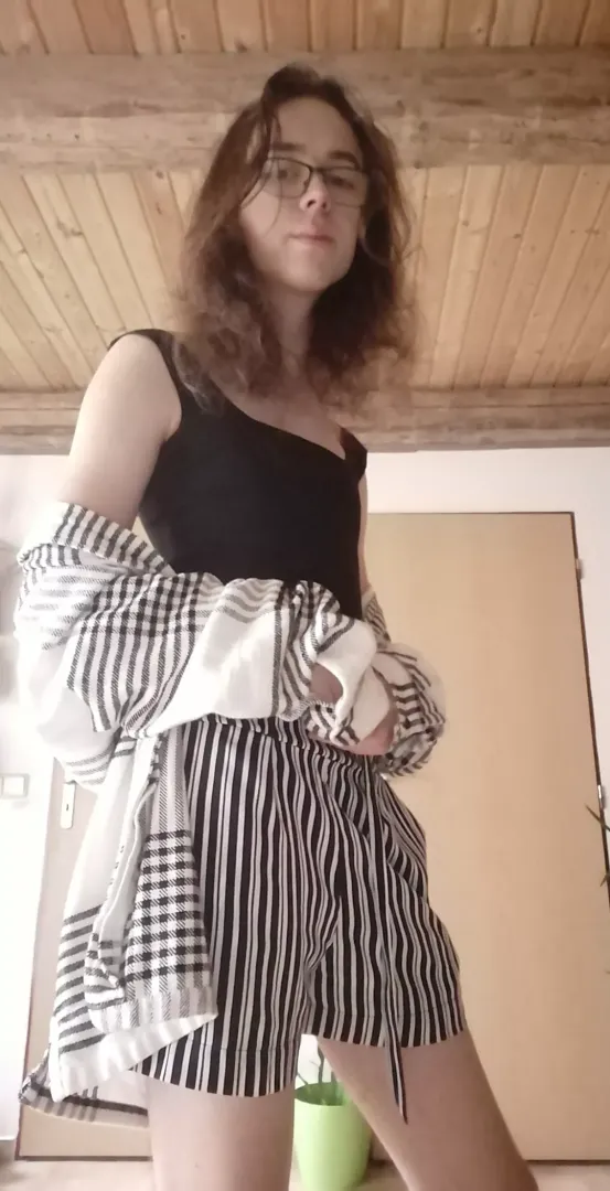 first time posting my face, hope y'all like me ^^