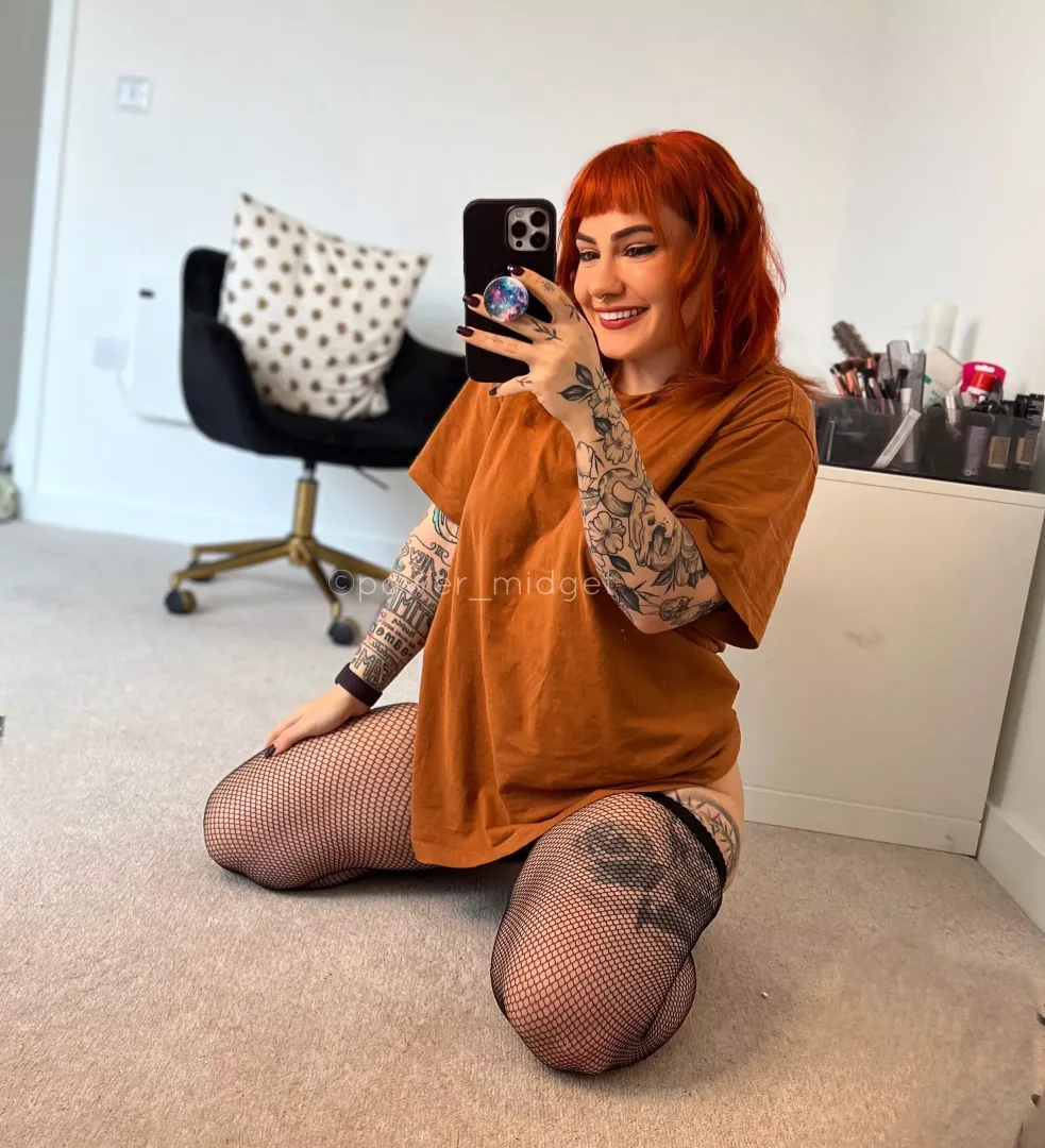 Fishnets make me happy 😊
