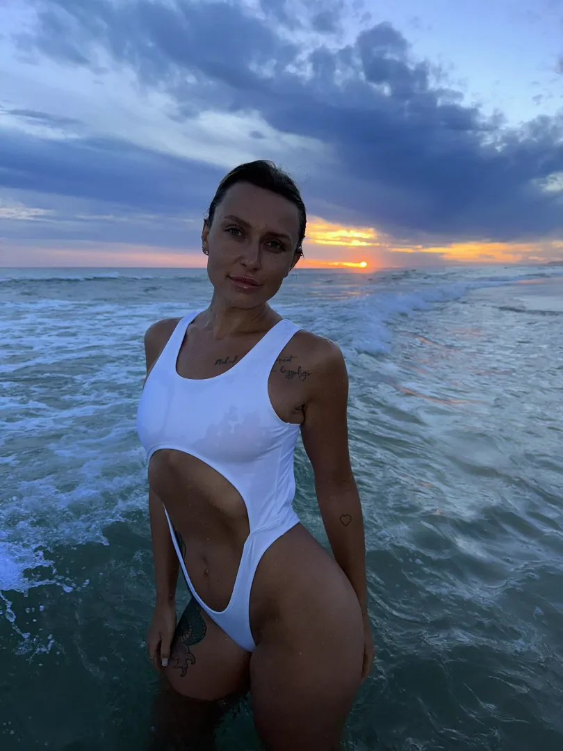 Fit bikini body