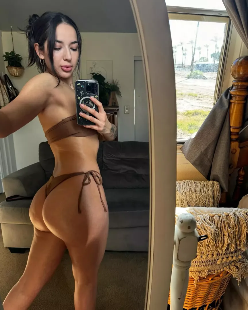 Fit gym babe 